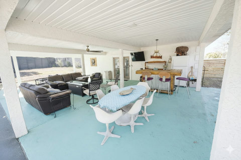 porch space