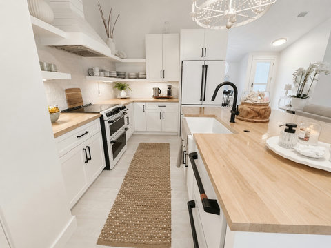 full kitchen