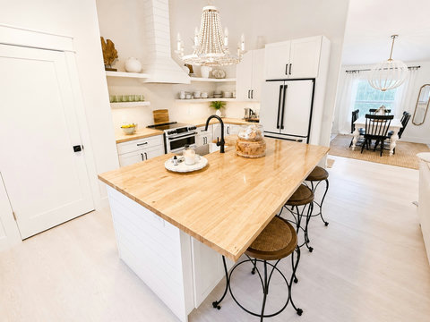 full kitchen