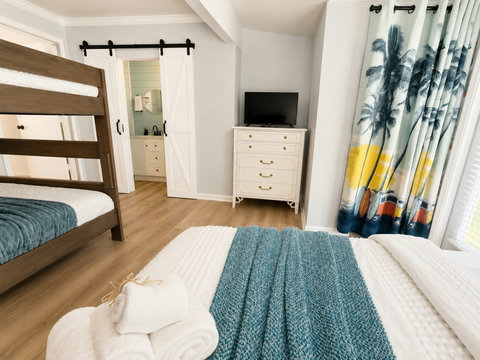 Bunk room details