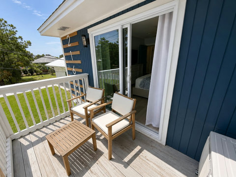 House 2 balcony