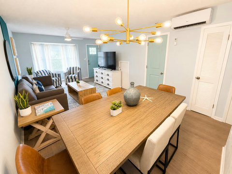 House 2 dining, another angle