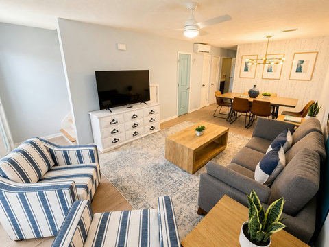House 2 living & dining