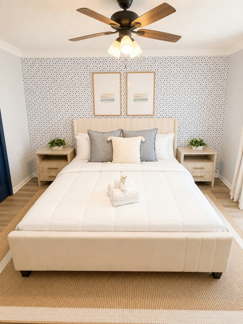 House 1 queen bedroom