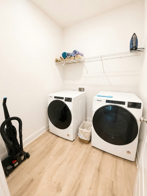 A full-size washer and dryer plus an iron and vacuum mean you can pack light and keep things tidy all week long.