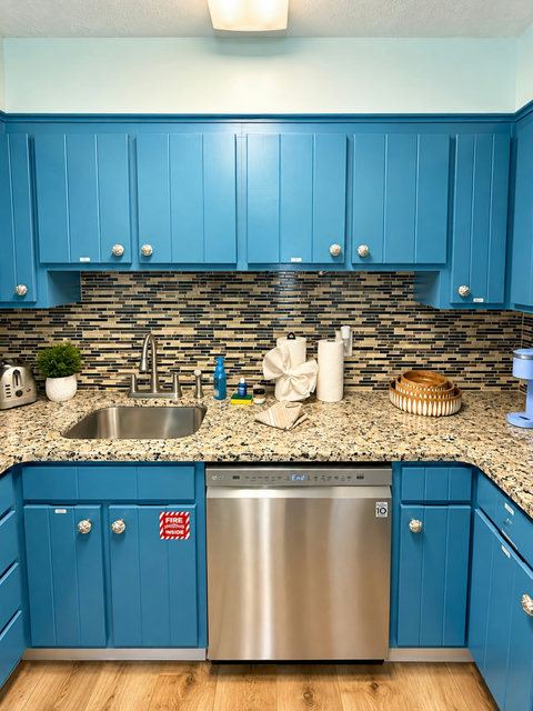 Granite counters, sink, and dishwasher ready