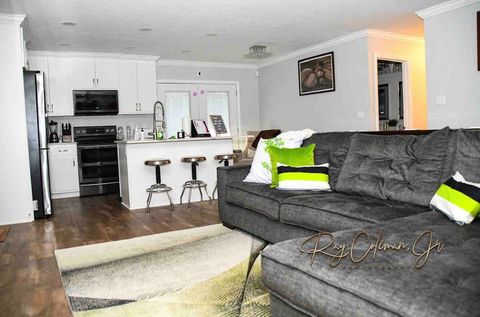 Open concept view into kitchen area