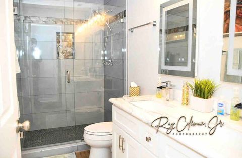 Main bathroom with LED anti fog mirrors