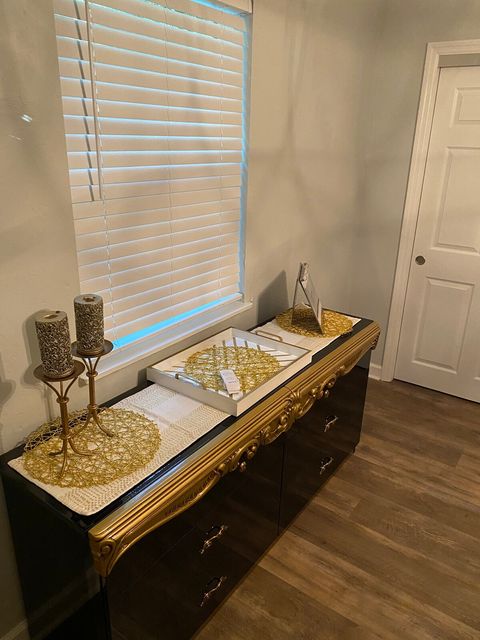 Top four drawers available for guest - bottom two contain extra blankets and sheets