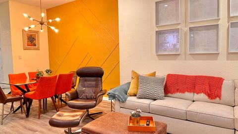 Throw blankets & pillows of various colors, textures, and thicknesses for an extra level of coziness to help your group feel right at home.  (Please use sheets between skin and fabric surfaces when sleeping: contact host for access to extras)