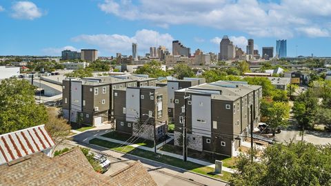 Easy 1 mile walk to downtown San Antonio Riverwalk from the newly built condo in the popular Tobin Hill neighborhood.  No need to carry keys; just remember your access code or use your smartphone to access the garage door (with host approval)!