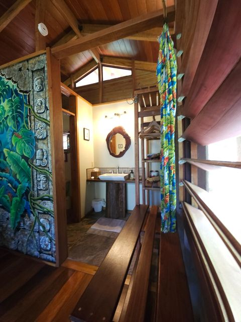 Plenty of storage space for hanging clothes, suitcases and folded clothes.