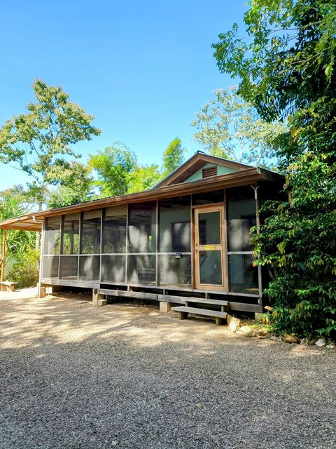 HUGE screened in deck with 4 hammocks, dining table & extra patio seating!