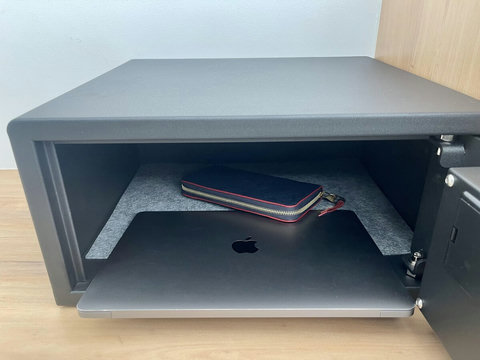 In-room safe large enough to fit a 14-inch laptop