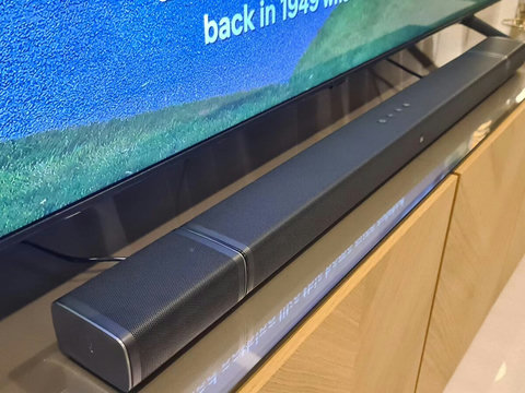 Living Room equipped with Smart TV and 5.1 Sound bar