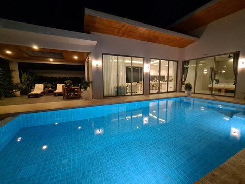 Pool view by night