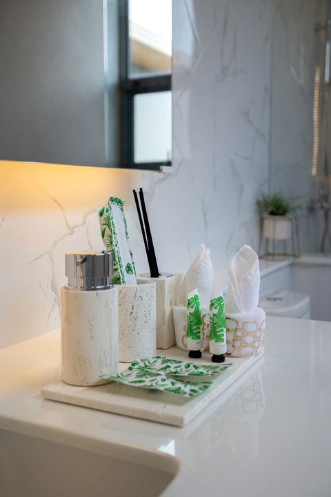 Superior King Master Ensuite 1