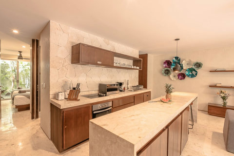 Fully equipped kitchen