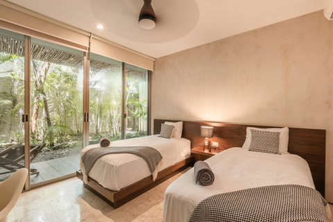 Double bedroom with mini garden