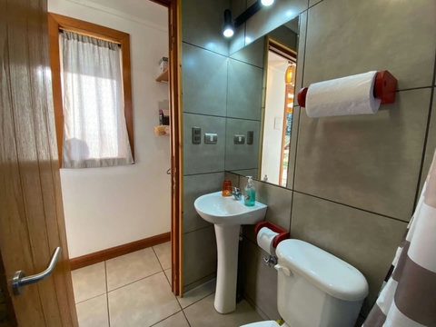 Baño completo - Full Bathroom