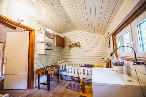 Bedroom with 2 beds 90x200cm and 1 bed 80x190cm
