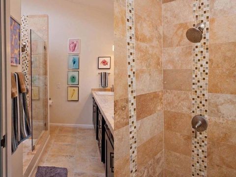 Master 1 bathroom