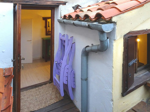 exit from the dinner room to the rooftop terrace