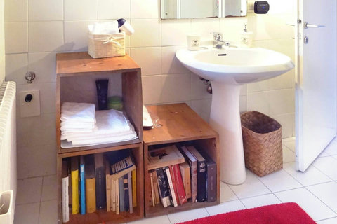bathroom with toilet, bidet, shower, provided with towels, soap, shower gel, shampoo