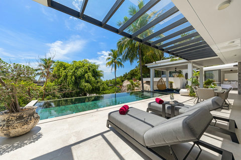 Covered Poolside Lounge with Ocean Views - Villa Bond Koh Samui Luxury Outdoor Relaxation Area Thailand