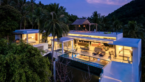 Tropical Entrance Pathway at Dusk - Villa Bond Koh Samui Luxury Villa with Lush Palm Garden and Illuminated Walkway