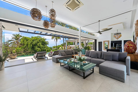 Covered Living Pavilion with Modern Furnishings - Villa Bond Koh Samui Luxury Tropical Villa Indoor-Outdoor Living