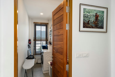 Villa Entrance Hallway Sabai Lamai - Interior Corridor with Artwork Koh Samui Luxury Villa