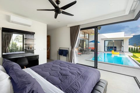 Master Bedroom Pool View Villa Sabai Lamai - Spacious Bedroom with Private Terrace Koh Samui