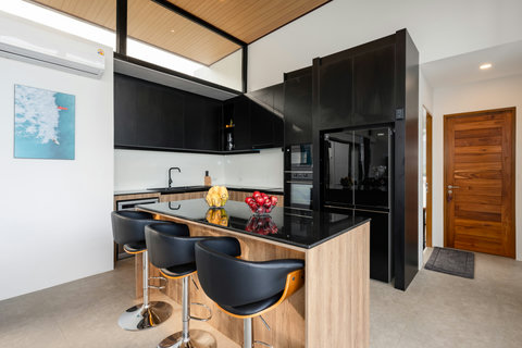 Modern Breakfast Bar Kitchen Villa Sabai Lamai - Open Kitchen with Island Bar Koh Samui