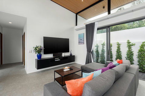 Entertainment Living Room Villa Sabai Lamai - Modern Living Area with Smart TV Koh Samui