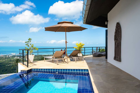 Swimming pool with sun umbrella and ocean panorama at Villa SKY, Nathon Koh Samui