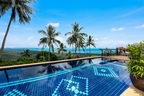 Infinity pool with breathtaking sunset views over the Gulf of Thailand at Sunview Paradise Village Koh Samui