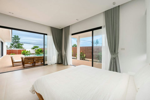 Minimalist bedroom with terrace access Mark villa Marlow Koh Samui