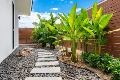 Tropical garden pathway with stepping stones Mark villa Marlow Samui