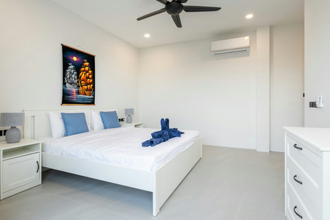 Guest Bedroom 2 - Comfortable King Bed with AC & Ceiling Fan