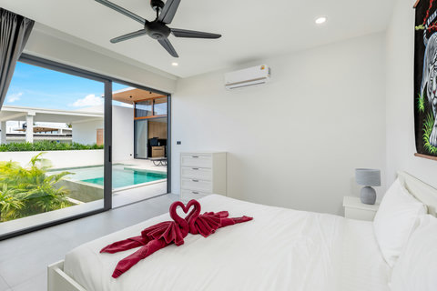 Master Bedroom with Pool Access - Luxurious King Bed & Direct Pool Views