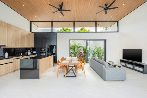 Open Plan Living - Kitchen, Dining & Lounge with High Ceilings