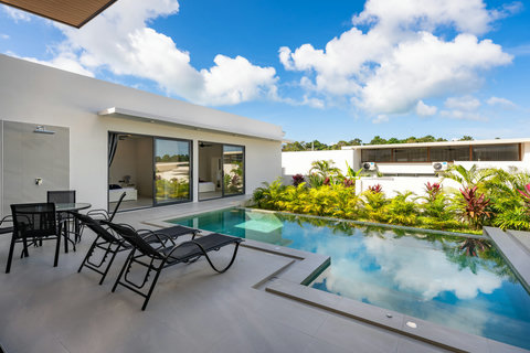 Pool Deck with Sun Loungers - Private Swimming Pool & Covered Terrace