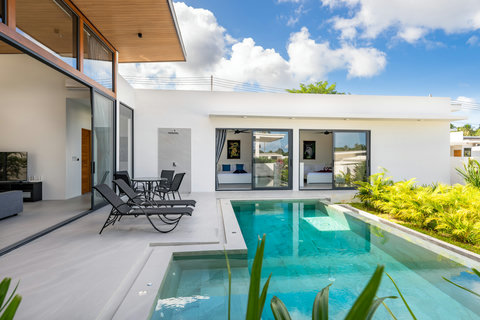 Pool & Terrace - Private Swimming Pool with Sun Loungers & Mountain Views