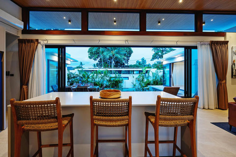 Stylish breakfast bar with garden views - Perfect spot for casual dining and entertaining