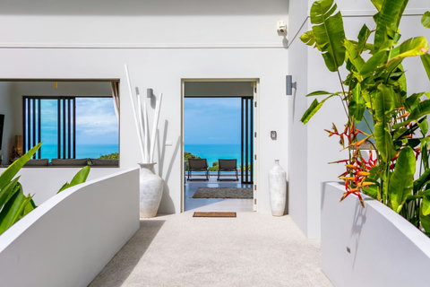 Open-Plan Living with Floor-to-Ceiling Ocean Views - Villa Love Koh Samui
