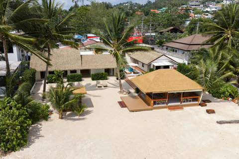 Charming Thatched-Roof Bungalows - Bankun Resort Koh Samui Thailand