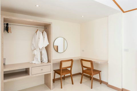 Walk-In Wardrobe with Guest Robes - Bankun Luxury Villa Koh Samui