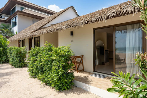 Tropical Resort Villas with Thatched Roofs - Bankun Beachfront Rental Koh Samui