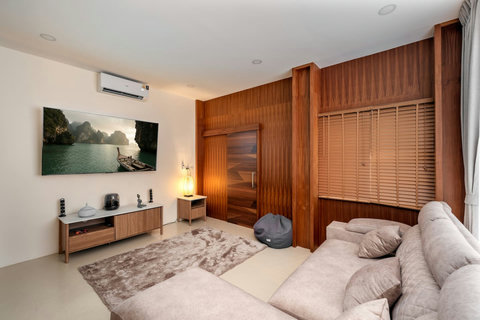 Spacious Living Room with Island-Style Furnishings - Bankun Koh Samui Rental